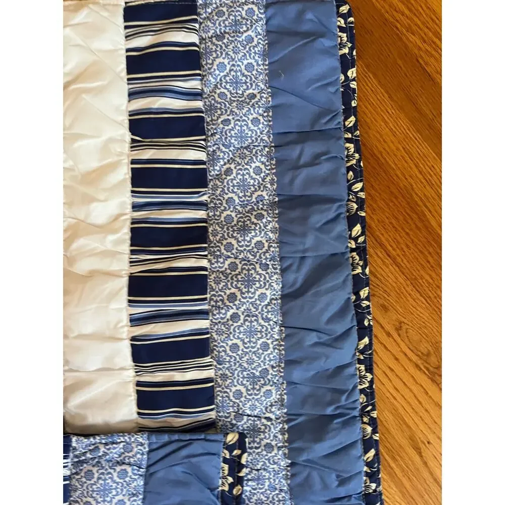 Set of 2 floral/striped pillow shams‎ 26x20 New No Tags Laura Ashley style